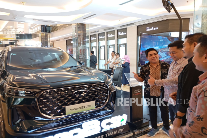 Chery memperluas jaringan mobil listrik di Kota Bandung dengan meluncurkan tipe Tiggo 8 CSH