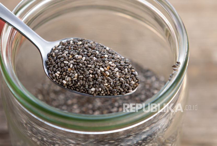 Chia seed. Mengonsumsi chia seed dapat memberikan berbagai manfaat, apa saja?