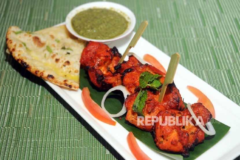 Chicken Tikka, salah satu menu India yang dimasak ala Tandoori.