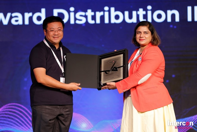 Chief Operating Officer Ralali Alexander Lukman mewakili perusahaan menerima penghargaan internasional. Ralali.com meraih penghargaan  Intercon “Top 50 Tech Companies Awards” dan Red Herring Top 100 Asia Awards Winner di Thailand.