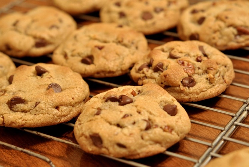 Chocolate chip cookies. Ada beberapa tips yang bisa dipraktikkan untuk membuat chocolate chip cookies menjadi lebih lezat.