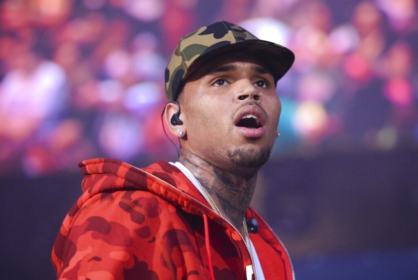 Chris Brown sedang dalam penyelidikan kasus pemukulan wanita.