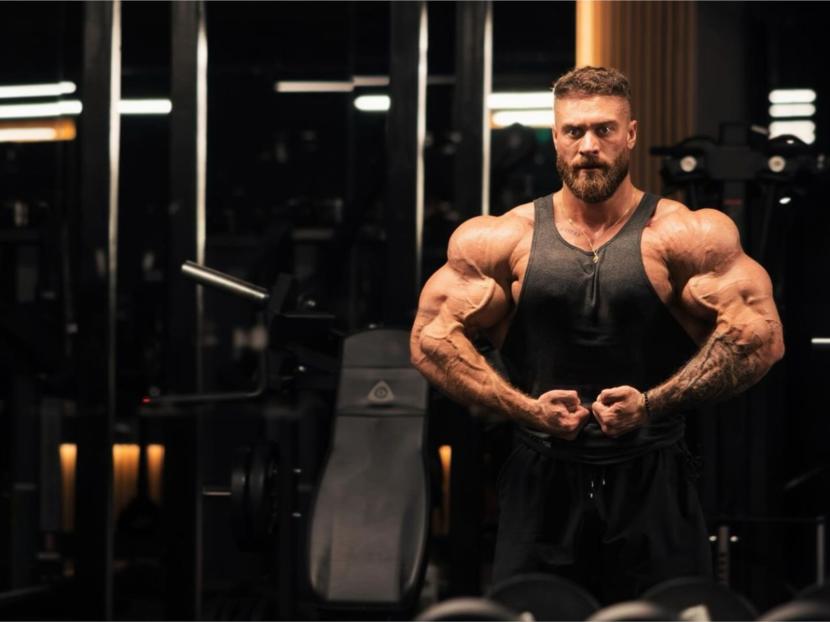 Chris Bumstead mengejutkan banyak orang setelah mengumumkan bahwa ia akan pensiun sebagai atlet binaragawan.