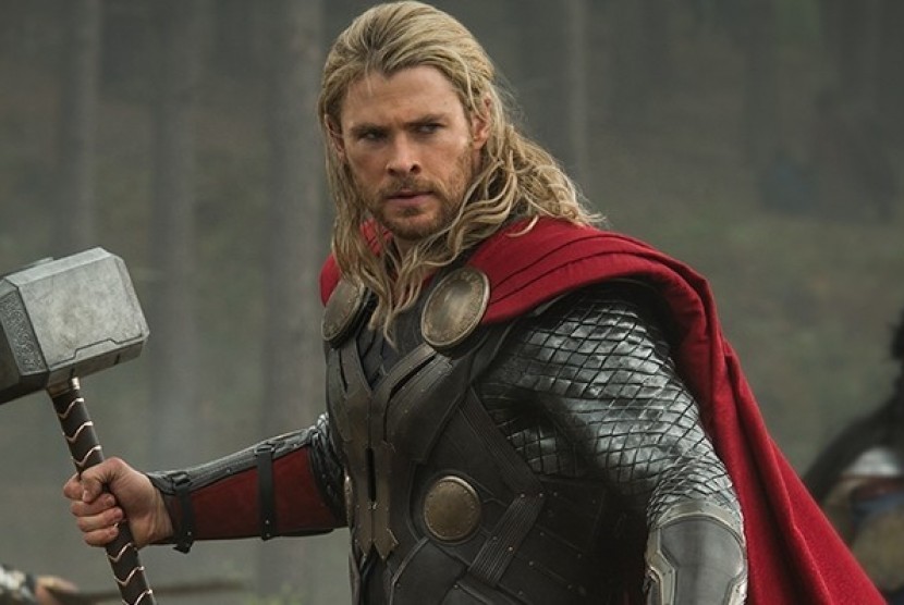 Chris Hemsworth saat memerankan Thor. Hemsworth tidak yakin apakah bisa memerankan Thor lagi karena ancaman penyakit Alzheimer yang dihadapinya.