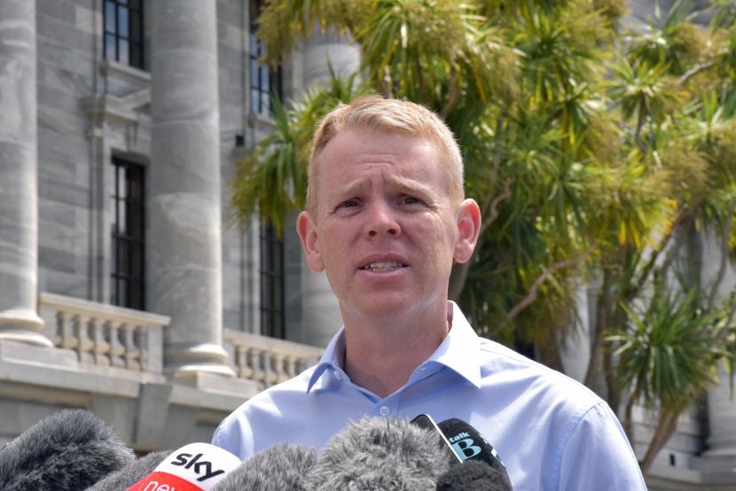 Chris Hipkins berbicara kepada media di luar Gedung Parlemen di Wellington, Selandia Baru, 21 Januari 2023. Hipkins adalah satu-satunya kandidat untuk menggantikan Jacinda Ardern sebagai pemimpin Partai Buruh dan oleh karena itu menjadi pilihan partai untuk menjadi Perdana Menteri.