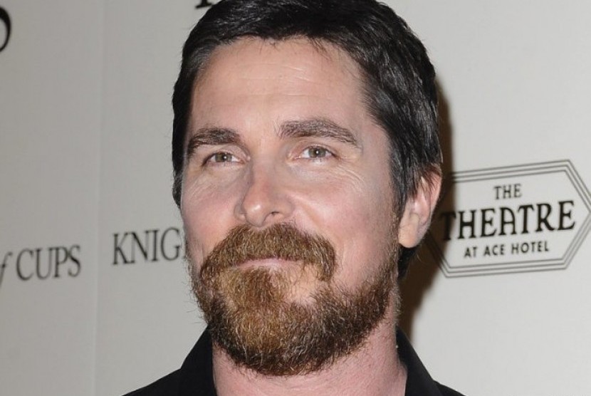 Aktor Christian Bale yang berperan sebagai Gorr the God Butcher terlihat berada di lokasi shooting dengan penampilan selayaknya supervillain (ilustrasi). 