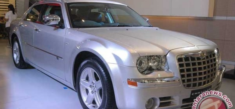 Chrysler 300 C, sedan jenis ini digunakan Barack Obama sekitar tahun 2005