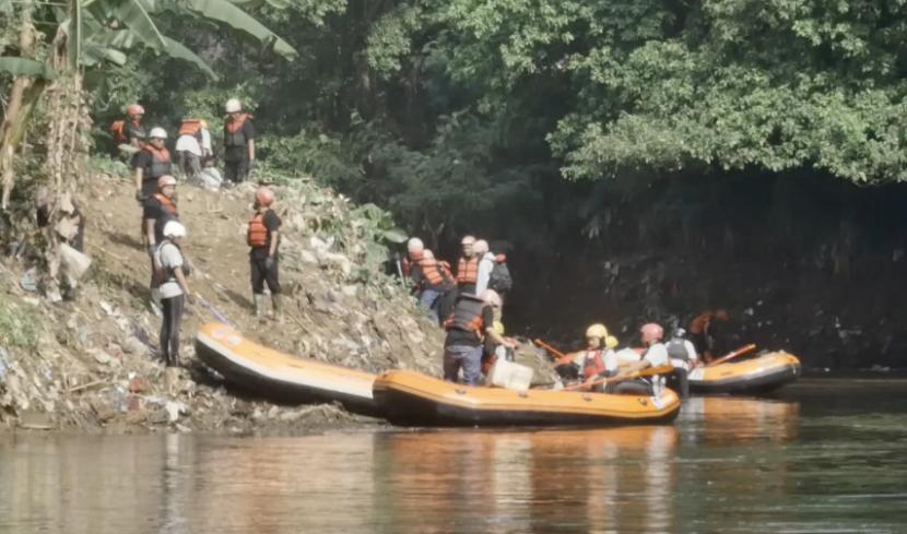 Ciliwung menjadi sungai yang berpengaruh di DKI Jakarta. Terbentang dari hulu di Bogor menuju hilir ke pantai utara di Jakarta.