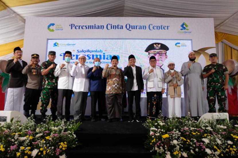 Cinta Quran Center (CQC) digagas oleh Cinta Quran Foundation sebagai sekolah lanjutan bagi lulusan SMA/sederajat dengan beasiswa penuh telah resmi didirikan. 