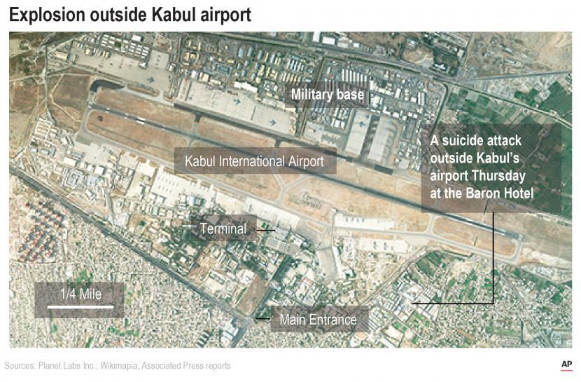Citra satelit menunjukkan Bandara Internasional Kabul dan lokasi ledakan di dekat Gerbang Biara.