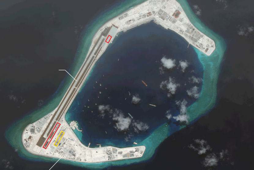 Citra satelit terbaru menunjukkan pembangunan hanggar militer di Karang Subi, Laut Cina Selatan oleh Cina.