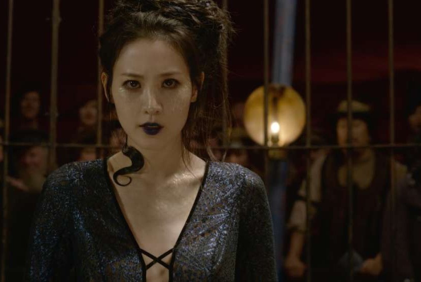 Claudia Kim sebagai Nagini.