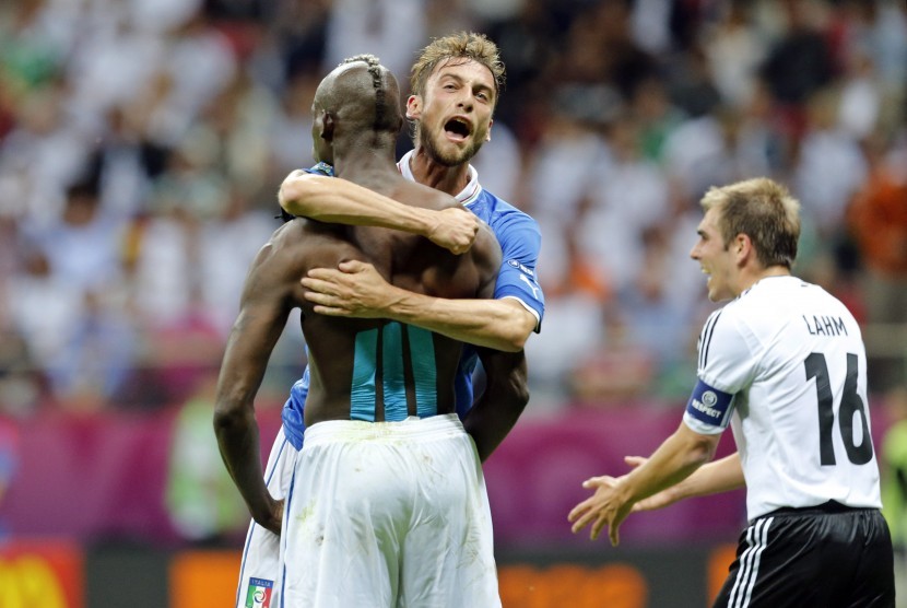 Claudio Marchisio saat merayakan gol kedua Italia ke gawang Jerman yang di lesakkan oleh Mario Balotelli
