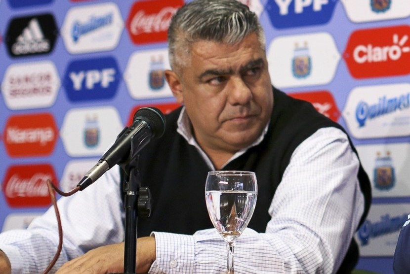 Presiden Federasi Sepak Bola Argentina (AFA), Claudio Tapia.