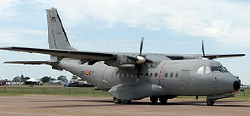 CN-235