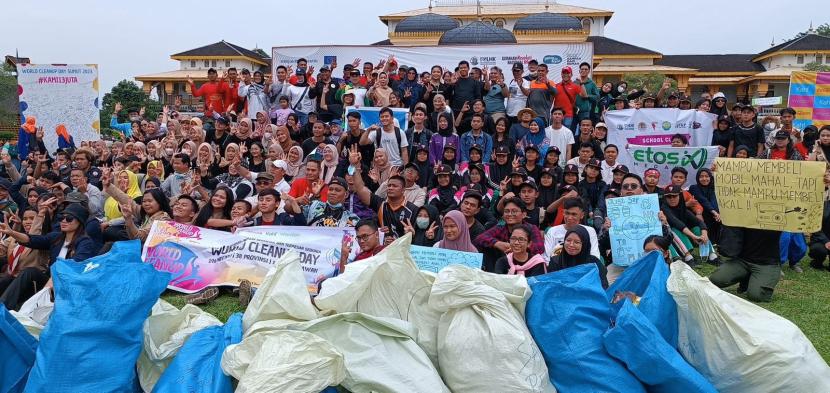Coca-Cola Europacific Partners Indonesia (CCEP Indonesia) mengadakan gerakan bersih-bersih serentak di 10 kota utama di Indonesia 