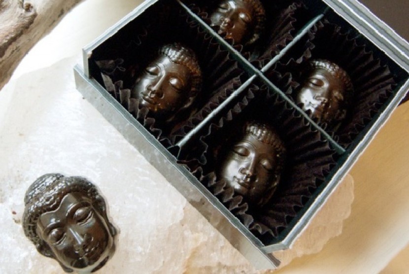 Cokelat kepala Buddha di Jepang