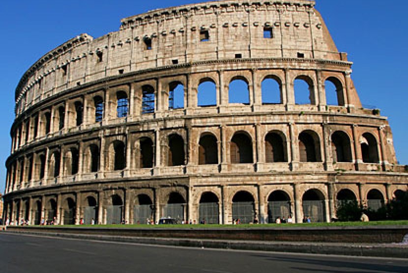 Colosseum selalu jadi destinasi utama wisatawan saat ke Roma (Foto: ilustrasi Colosseum)