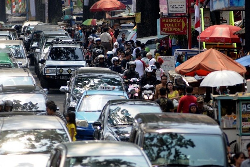 Congestion in Cihampelas, Bandung (illustration)