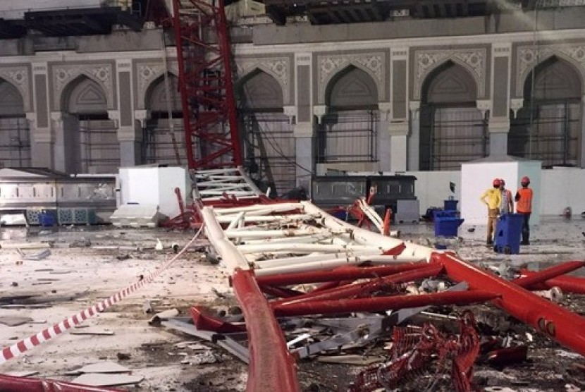 Crane yang jatuh di Masjidil Haram.