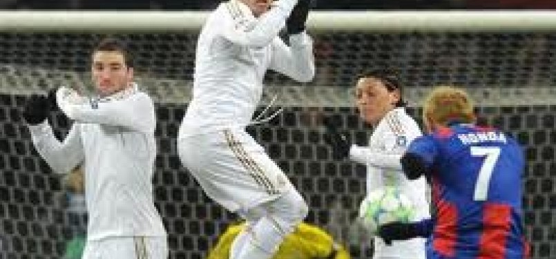 Cristiano Ronaldo dan Keisuke Honda