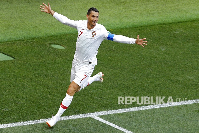 Cristiano Ronaldo merayakan gol ke gawang Maroko  pada  pertandingan grup B Piala Dunia 2018 antara Portugal dan Maroko  di Stadion Luzhniki di Moskow, Rusia, Rabu (20/6).