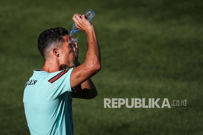 Cristiano Ronaldo pada sesi latihan di Oeiras, di pinggiran Lisbon, Portugal, 30 Agustus 2021. Portugal akan menghadapi Irlandia dalam pertandingan sepak bola kualifikasi Piala Dunia 2022 pada 01 September 2021. 