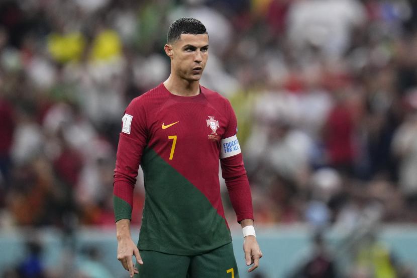 Cristiano Ronaldo Portugal terlihat selama pertandingan sepak bola babak 16 besar Piala Dunia antara Portugal dan Swiss, di Stadion Lusail di Lusail, Qatar, Selasa, 6 Desember 2022.