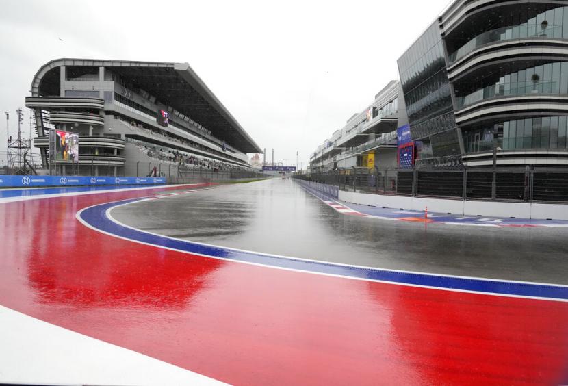 Cuaca di Sirkuit Sochi Autodrom, Rusia, pada Sabtu (25/9) yang membuat latihan bebas (FP3) GP Rusia dibatalkan. 