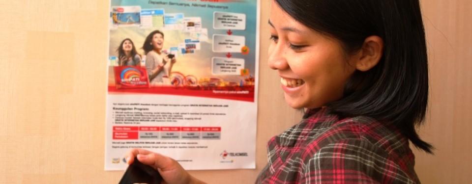 Cukup membayar Rp 1.000 bisa menikmati gratis internet berjam jam