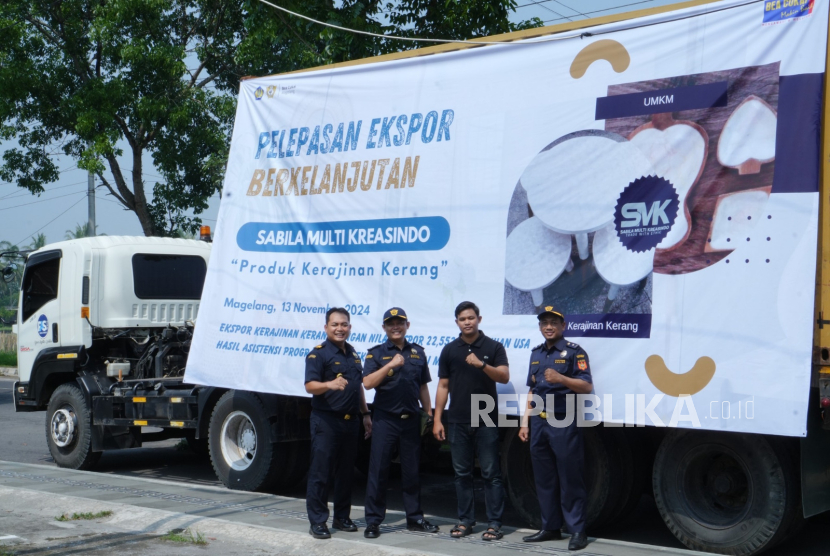  CV Sabila Multi Kreasindo, perusahaan asal Kabupaten Magelang, kembali melakukan ekspor produk kerajinan kerang tujuan Amerika Serikat pada Rabu (13/11/2024).