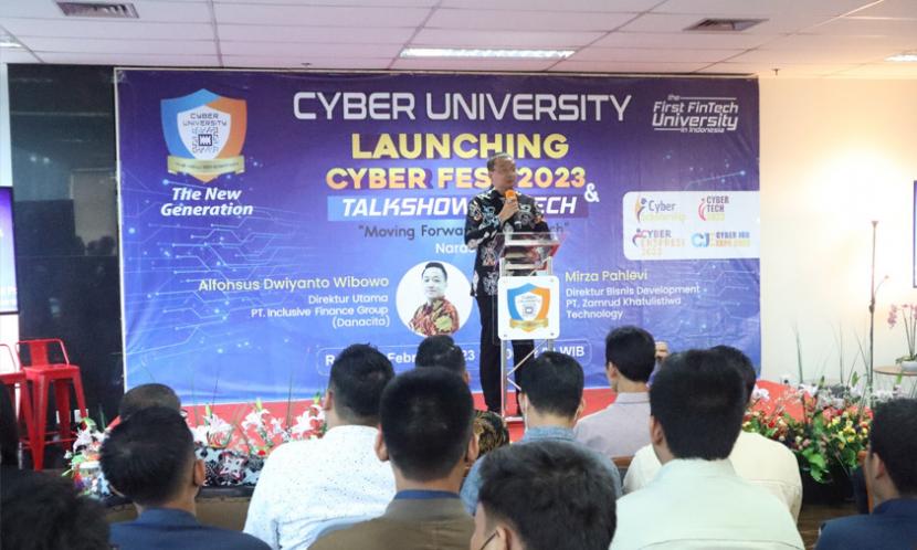 Cyber Sholarship 2023 bertujuan menyediakan wadah bagi siswa/i SMA/K/ sederajat khususnya kelas XII yang ingin melanjutkan kuliah di Cyber University melalui jalur beasiswa.