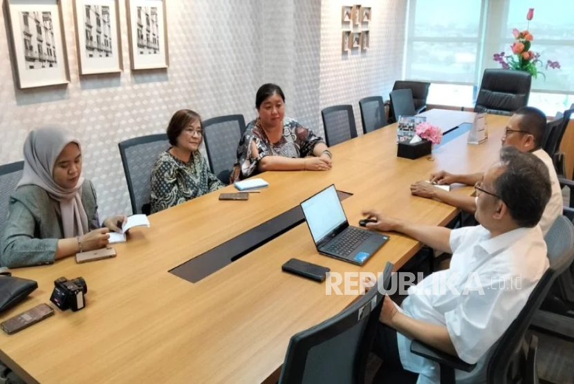  Cyber University bersama PT Sinarmas Land, melalui divisi Corporate Social Responsibility & Green Initiative (CSR & GI) akan meluncurkan program Youthpreneur Campus Visit.