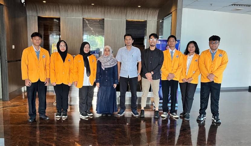 Cyber University dan DCC (Digital Career Center) dengan penuh antusias menyambut kehadiran SMKN 67 Jakarta dalam program On-the-Job Training (OJT) yang inovatif, pada Senin (15/7/2024).