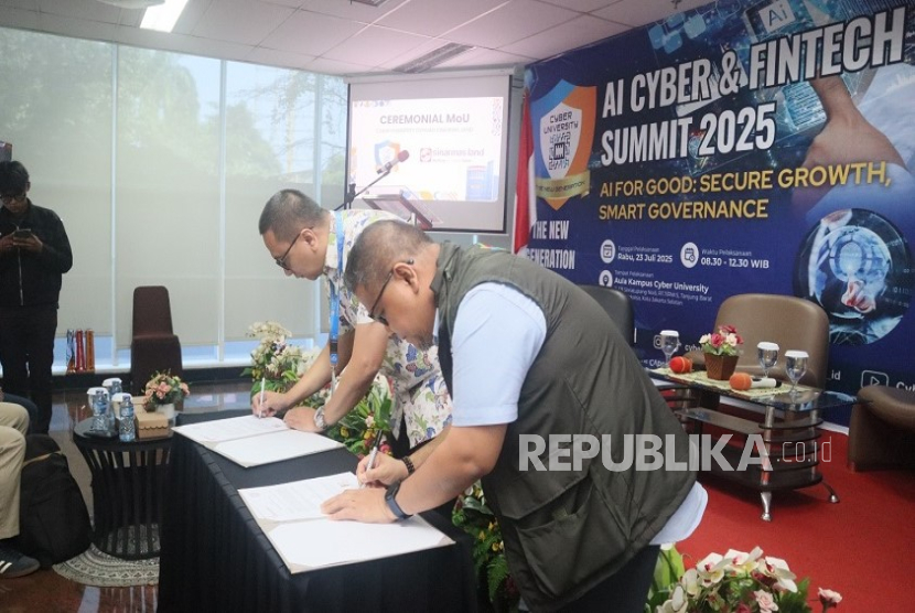 Cyber University dan Sinarmas Land menandatangani Nota Kesepahaman (MoU) serta Pakta Integritas untuk pelaksanaan Program Youth Preneur, di Aula Cyber University, Jakarta Selatan.