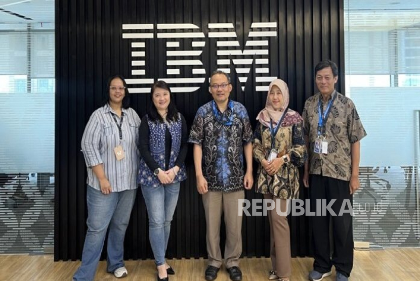 Cyber University melakukan kunjungan delegasi ke kantor IBM Indonesia pada hari Rabu (1/10/2025).
