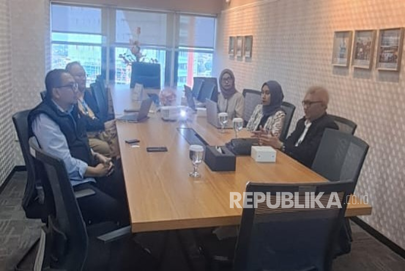Cyber University menjalin kerja sama dengan PT BRIlian Indah Gemilang (BRIDGE), anak usaha Bank Rakyat Indonesia (BRI) yang bergerak di bidang pendidikan profesional dan asesmen kompetensi.