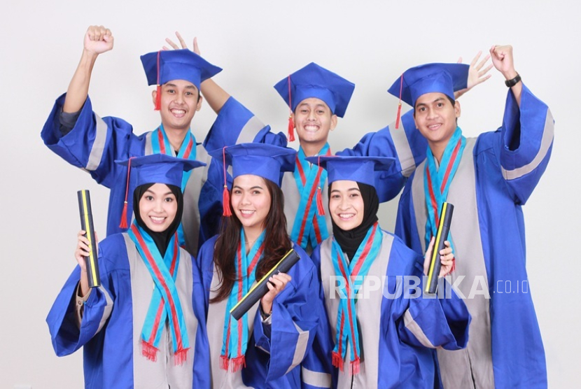 Kuliah Gratis? Bisa! Beasiswa Jalur Undangan Cyber University Buka Peluang!