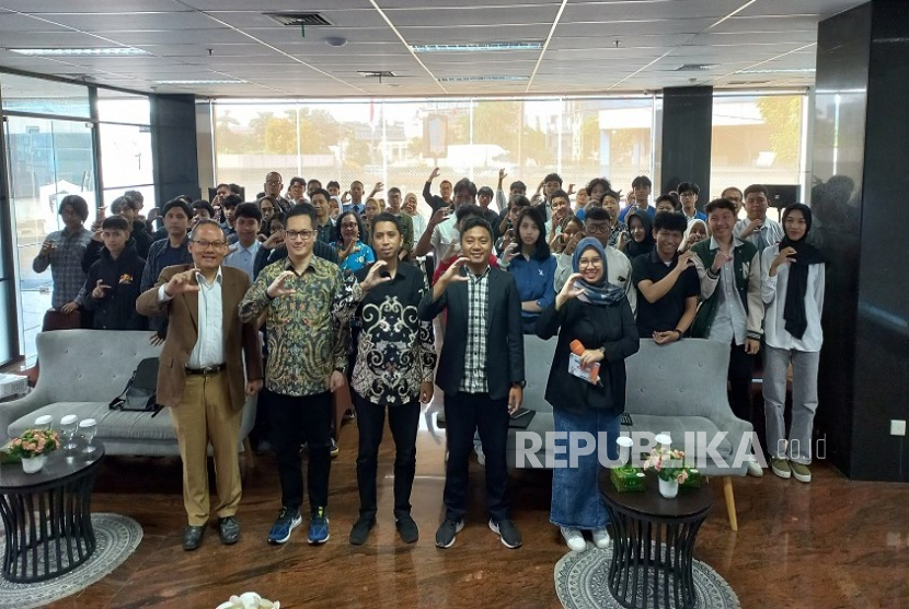 Cyber University menyelenggarakan Cyber Leader Talk membahas soal dunia digital dan teknologi keuanga. Peserta antusias mengikuti acara tersebut.