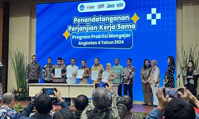 Cyber University telah menandatangani perjanjian kerja sama Program Praktisi Mengajar 4 tahun 2024. 