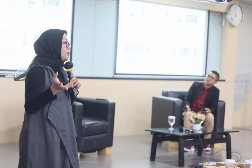 Cyber University telah sukses menyelenggarakan Seminar Cyber Education Batch III di Student Center Fakultas Ekonomi dan Bahasa (FEB), Universitas Indonesia, Depok. 