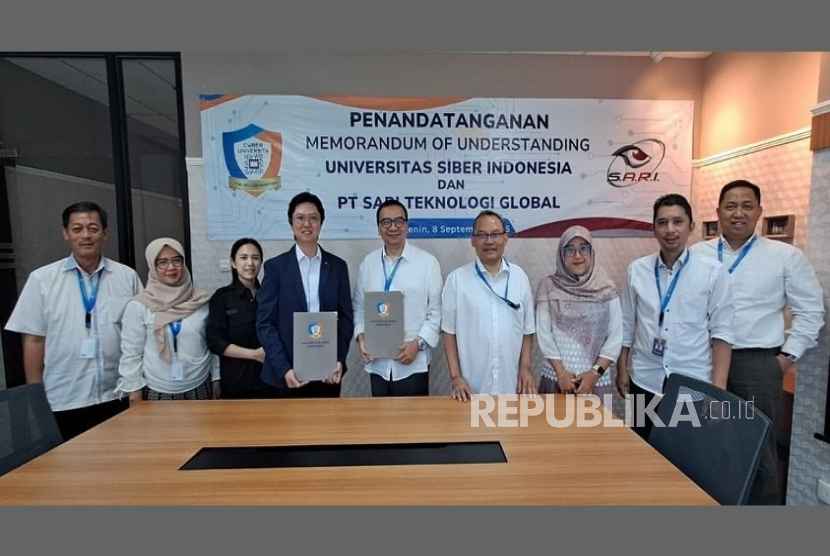 Cyber University dan PT Sari Teknologi Global Teken Kerja Sama Dorong Talenta Digital
