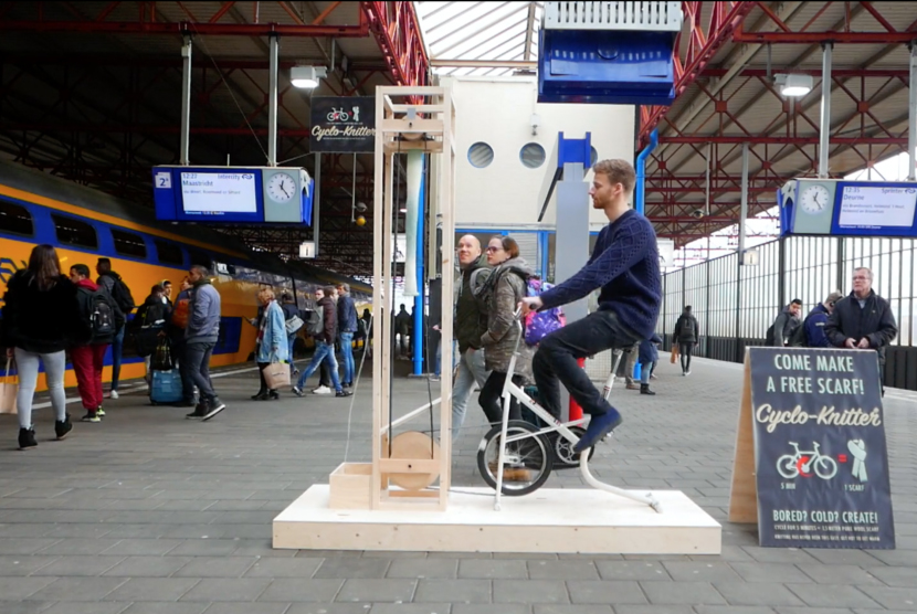 Cyclo Knitter yang dikembangkan George Barrat-Jones.