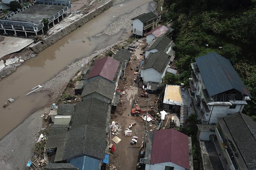 Presiden Cina Xi Jinping meminta otoritas memastikan keselamatan dan harta benda korban bencana banjir