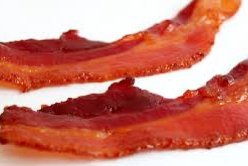 Daging olahan seperti sosis, kornet, atau bacon dituding menjadi penyebab kanker. WHO pun merekomendasikan untuk menghindarinya.