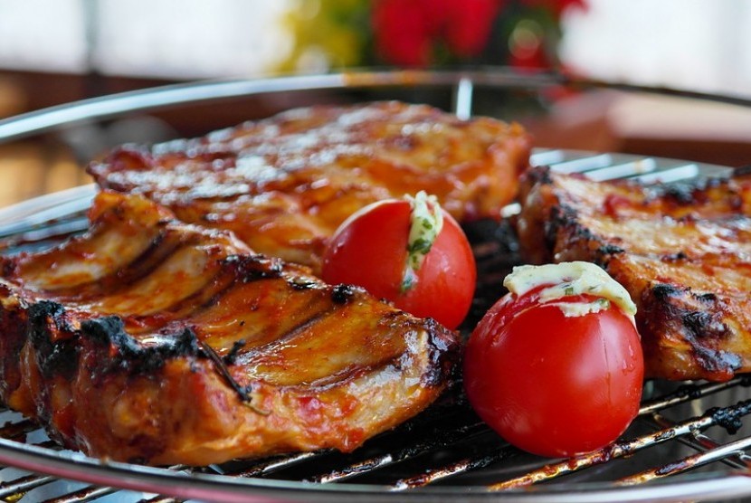 Daging steak. Penderita kolesterol tinggi masih bisa menyantap steak dengan aman.