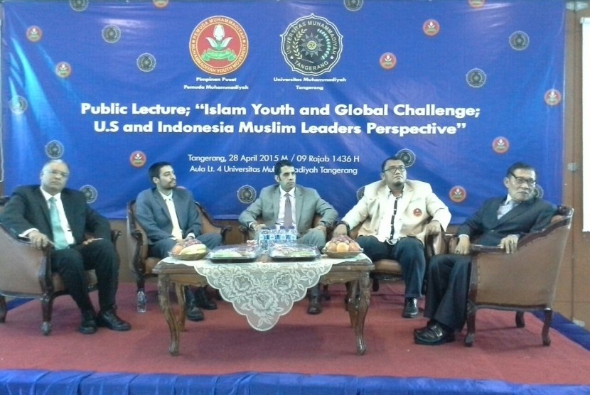 Dahnil Anzar saat kuliah umum bertajuk 'Islam Youth and Global Challenge; US and Indonesia Muslim Readers Perspective' di Aula Universitas Muhammadiyah Tangerang (UMT), Tangerang, Banten, kemarin.