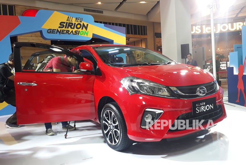 Daihatsu meluncurkan generasi ke-3 seri Siroin, All New Sirion, di Jakarta, Selasa (13/2). 