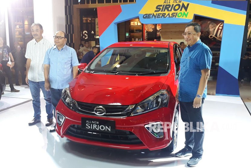 Daihatsu meluncurkan generasi ke-3 seri Siroin, All New Sirion, di Jakarta, Selasa (13/2). 