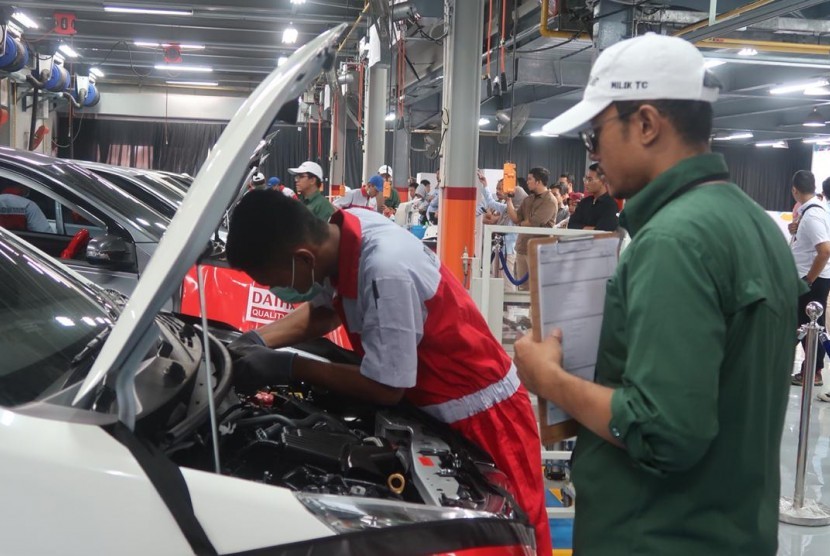 Daihatsu menyelenggarakan Daihatsu SMK Skill Contest (DSSC).